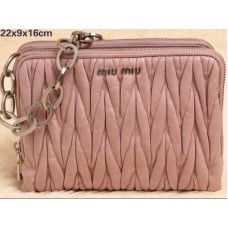 Geantă de umăr mini Miu Miu Glazed Matelasse din piele roz deschis