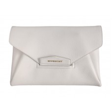 Geantă plic Givenchy Antigona din piele granulată, albă