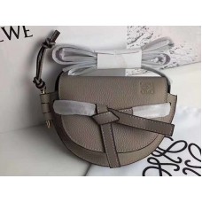 Geantă Loewe Gate Mini din piele de vițel granulată moale, gri