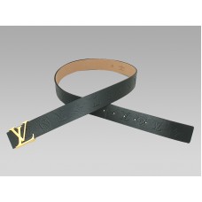 Curea Louis Vuitton din piele cu cataramă aurie cu inițiale în relief