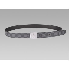 Curea Damier Graphite cu cataramă argintie și semnătură oblică Louis Vuitton