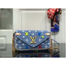Geantă Louis Vuitton Monogram Denim New Wave Chain Pochette Albastră m67531